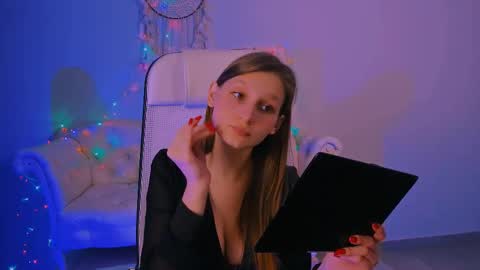 Snapshot of ellahorton chatting on February 20, 12:36 pm Ella online show from February 20, 12:36 pm
