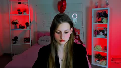 Snapshot of ellahorton chatting on February 27, 6:09 pm Ella online show from February 27, 6:09 pm