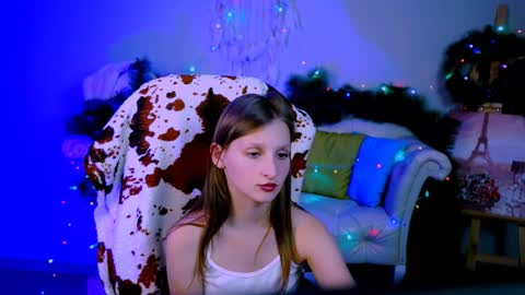 Snapshot of ellahorton chatting on December 15, 1:11 pm Ella online show from December 15, 1:11 pm