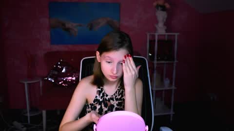 Ella online show from April 4, 1:40 pm