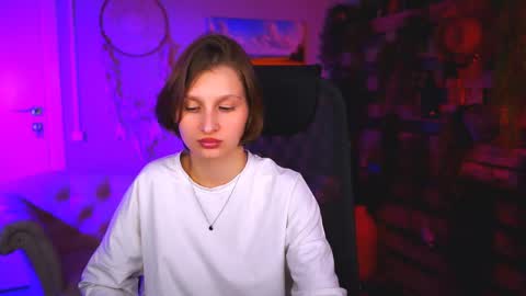 Ella online show from May 12, 5:55 pm