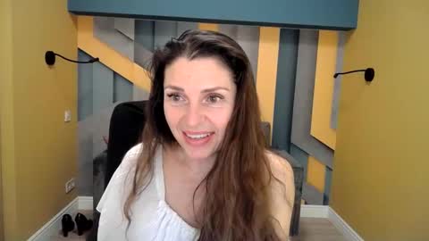 EllaLongs online show from January 4, 3:39 pm