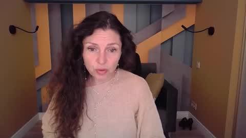 EllaLongs online show from May 29, 11:30 am