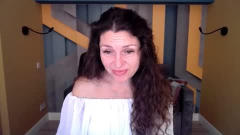 EllaLongs online show from February 20, 12:40 pm