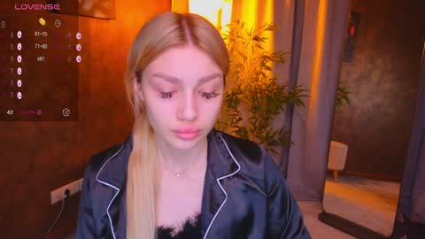 ellamilla online show from January 27, 5:47 am