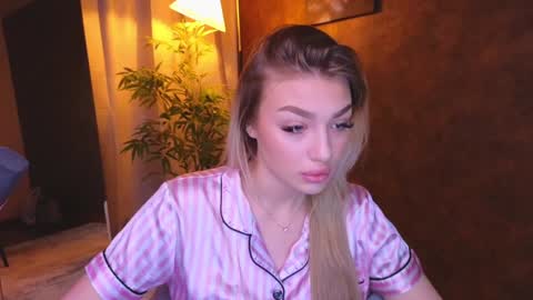 ellamilla online show from January 7, 8:24 am