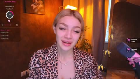 ellamilla online show from January 14, 6:24 am