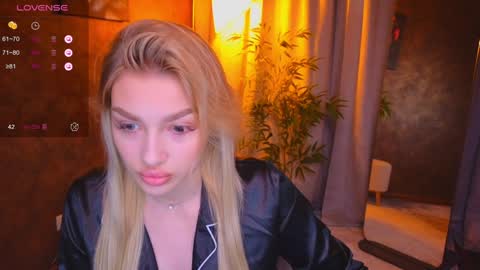 ellamilla online show from January 27, 8:51 am