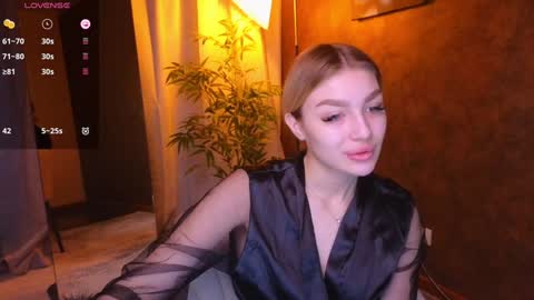 ellamilla online show from January 9, 5:44 am