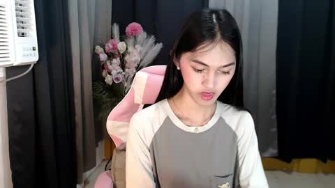 ELLA online show from April 1, 6:05 pm