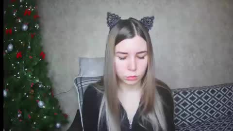 EllaNuar online show from January 24, 1:13 am