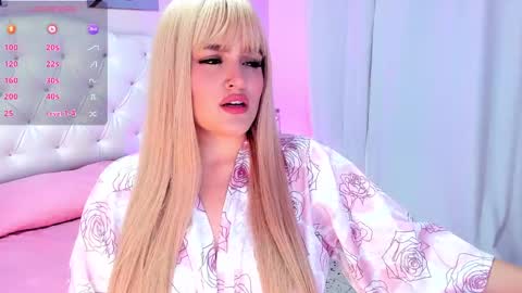 Snapshot of ellarosee_ chatting on January 3, 7:50 pm ellarosee_ online show from January 3, 7:50 pm