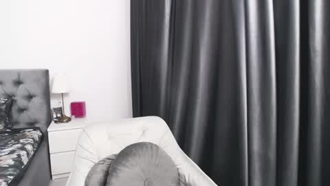 ellasins online show from February 21, 7:22 am