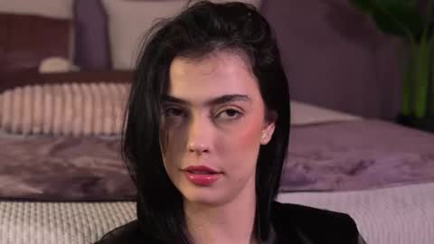 Snapshot of ellediane chatting on February 17, 3:47 am Elle Diane online show from February 17, 3:47 am