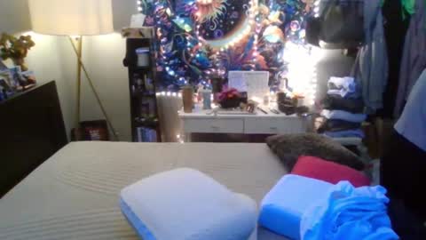 Lizzy Kay Petite online show from February 2, 8:24 am