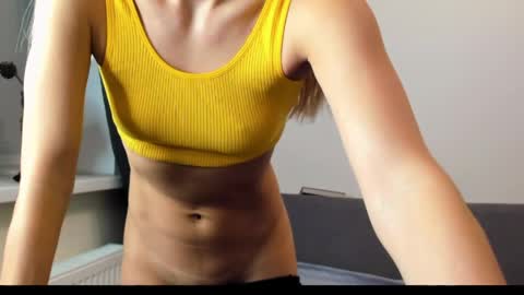 ellen_flow online show from March 30, 9:15 pm