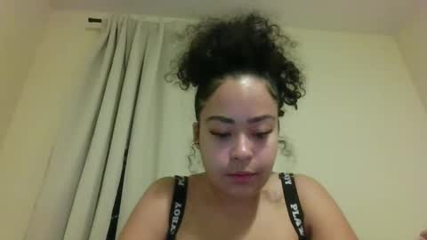 ellibell26 online show from September 19, 5:22 am