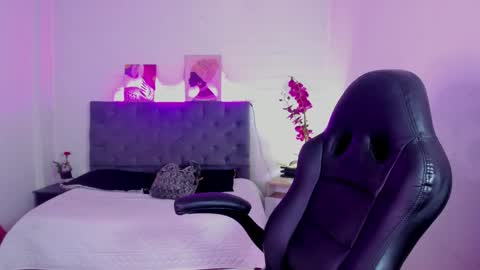  Ellie   online show from December 19, 3:29 pm