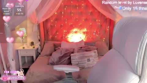 Snapshot of ellie_jhonson_ chatting on March 6, 5:43 pm Ellie Jhonson online show from March 6, 5:43 pm