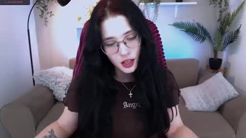ellie_magic online show from March 4, 1:17 pm