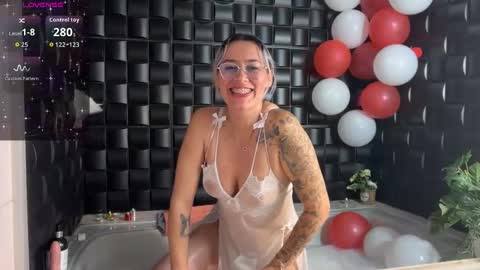 Snapshot of ellie_ramos chatting on September 14, 5:47 pm Ellie Ramos online show from September 14, 5:47 pm