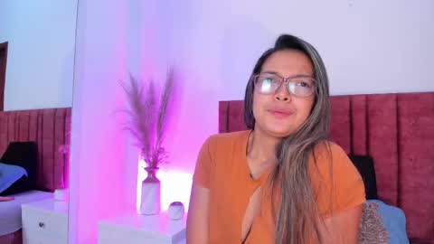 Ellie Fontans. online show from September 18, 6:45 pm