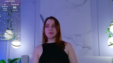 elliegarson__ online show from May 9, 6:25 pm