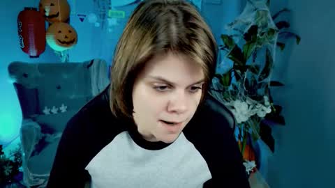 elliemurler online show from November 1, 3:00 pm