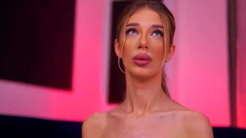 Ellie online show from December 19, 4:30 am