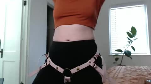 Ellie Rowyn online show from November 12, 8:55 pm