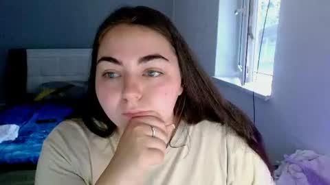 Ellie online show from July 3, 3:00 am