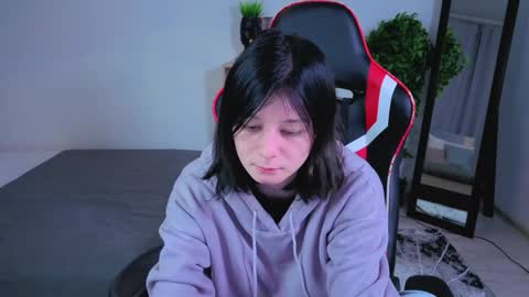 Ellin online show from April 15, 9:15 pm