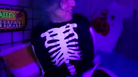 Elliohh online show from May 3, 5:08 pm