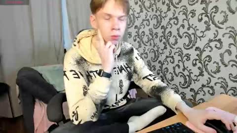 elliot_mars_ online show from October 14, 12:19 pm