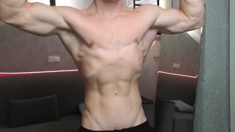 Snapshot of elliot_muscle04 chatting on September 12, 4:09 pm elliot_muscle04 online show from September 12, 4:09 pm