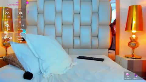 E L L I O T    V E L E Z online show from March 17, 10:04 pm