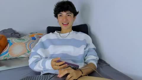 elliotvolkov online show from April 21, 1:42 am