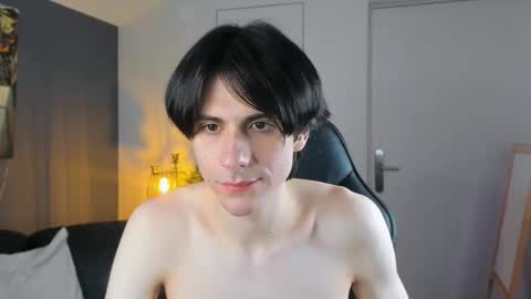 ellis_rin online show from October 16, 4:28 pm