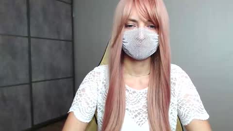 EllisNikki online show from December 15, 11:34 pm