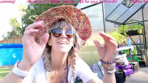 Ella Bella Bo Bella online show from May 27, 1:19 pm