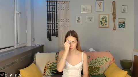 elly_ary online show from November 25, 9:24 pm