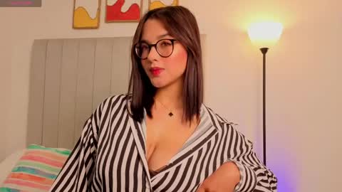 elly online show from March 31, 1:28 am