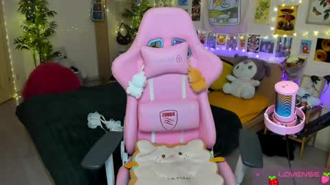 Elly     Fansly  online show from April 4, 7:04 am