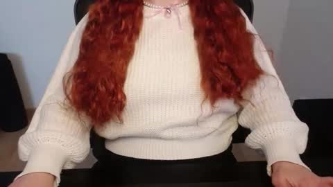 Elly online show from April 14, 4:43 pm