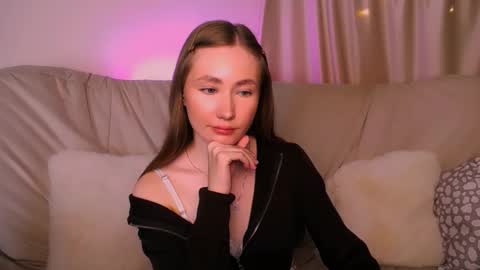  Elly  online show from February 1, 3:14 am