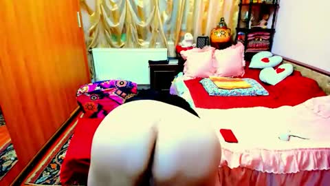 ellyhot53 online show from March 26, 3:28 pm