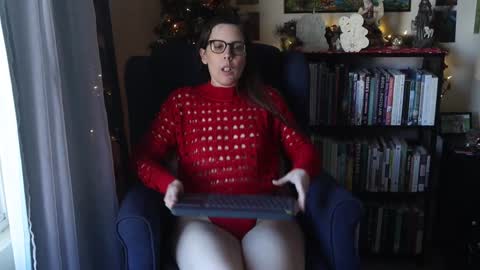 Snapshot of ellynaomi chatting on December 6, 7:06 pm Elly Naomi online show from December 6, 7:06 pm