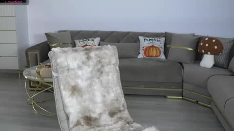 Elly online show from November 15, 12:51 pm