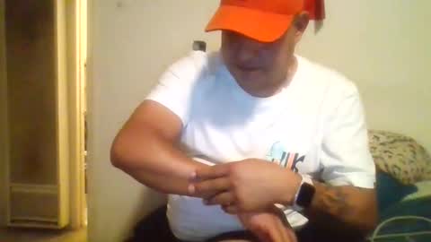 Snapshot of elmario24 chatting on September 16, 5:43 am elmario24 online show from September 16, 5:43 am