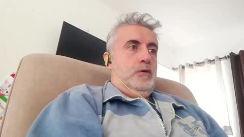 Snapshot of elmejorfvb2 chatting on December 23, 3:11 pm fer online show from December 23, 3:11 pm
